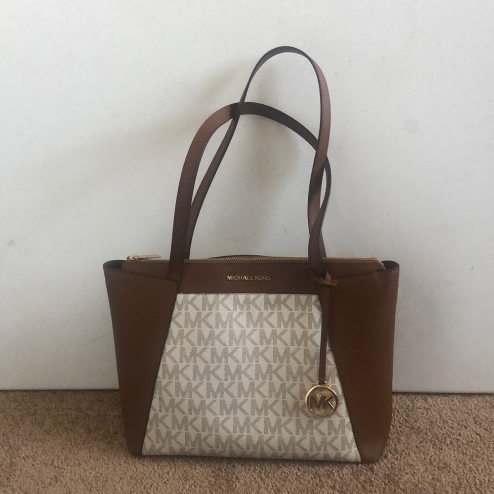 Michael Kors Maddie tote
